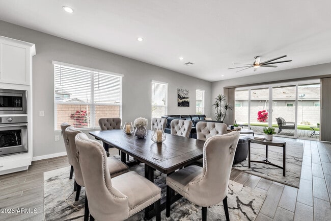 Building Photo - 10518 W Albert Ln