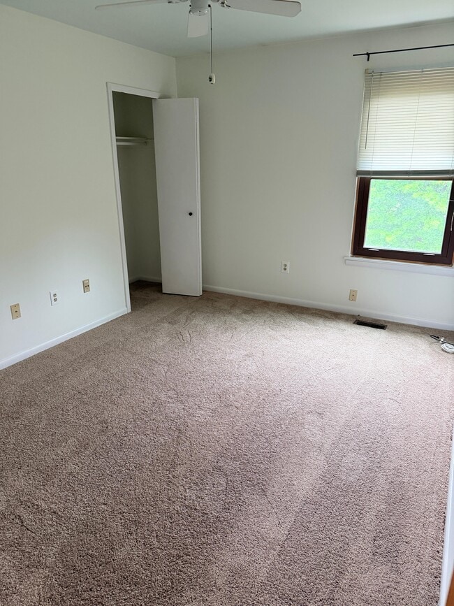 Building Photo - 6319 Raritan Ct