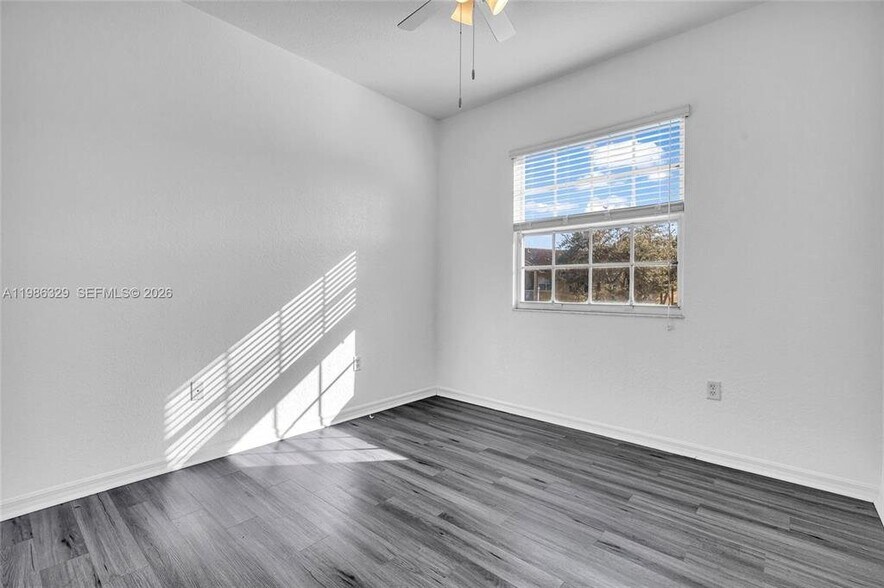 Building Photo - 2905 Crestwood Ter