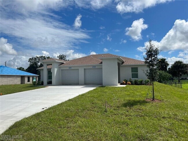 Primary Photo - 6064 Laurelwood Dr