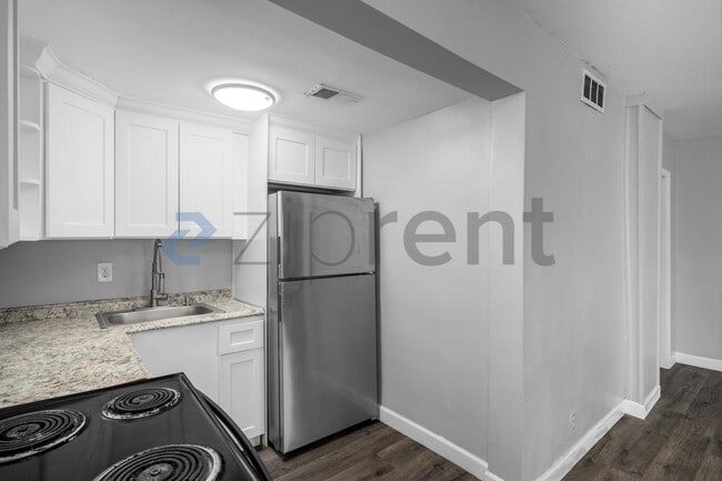 Building Photo - Unit 1