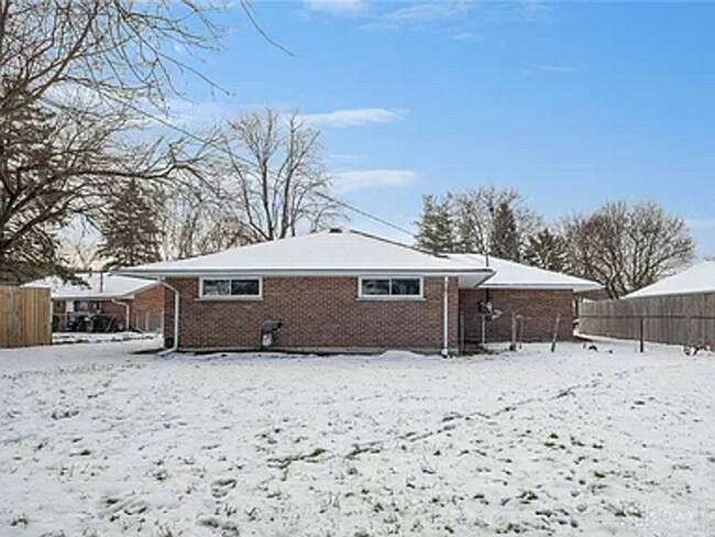 Building Photo - Absolutely Stunning 3BR Ranch in Kettering | Designer Finishes + Huge Backyard
