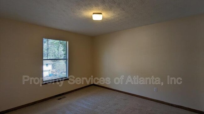 Building Photo - 4341 Old Lake Dr