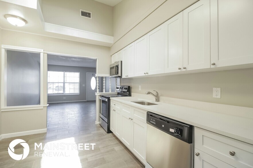 Building Photo - 721 N E St