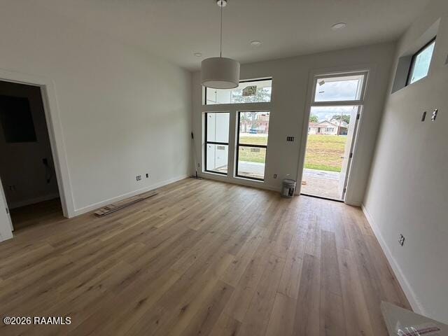 Building Photo - 1120 S Washington St