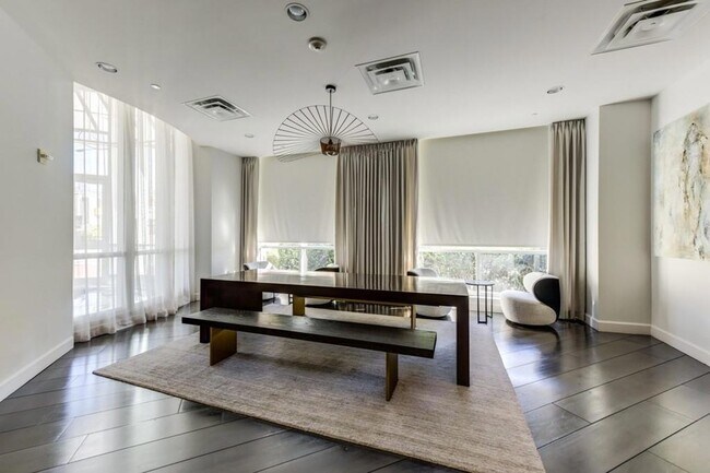 Building Photo - 325 East Paces Ferry Rd NE