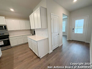 Building Photo - 607 fluted