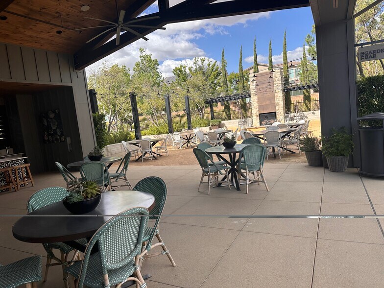 Building Photo - 696 Philip Way