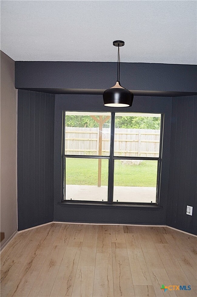 Building Photo - 4312 Creekside Dr