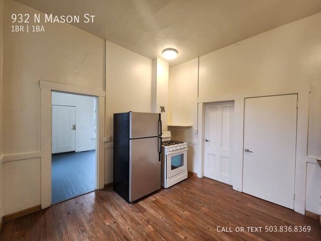 Building Photo - 932 N Mason St