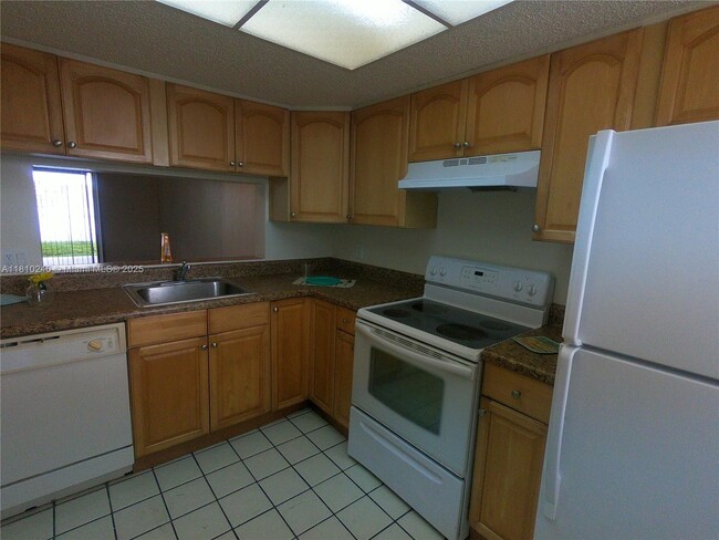 Building Photo - 5200 NW 31st Ave