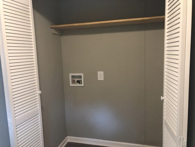 Building Photo - 295 E Wright St