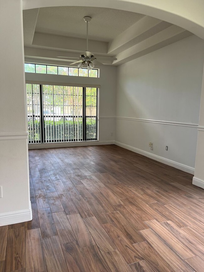 Building Photo - Dr Phillips area 3 bedroom 2.5  Bath Home With Bonus room