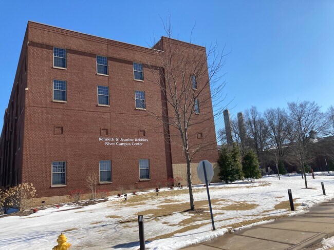 Building Photo - 200 Morgan Oak St