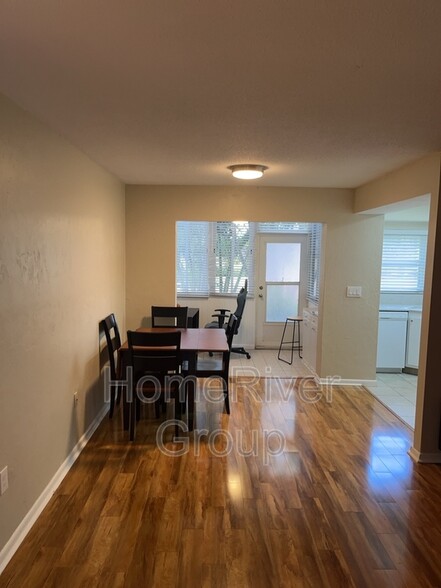 Building Photo - 3907 Del Prado Blvd S
