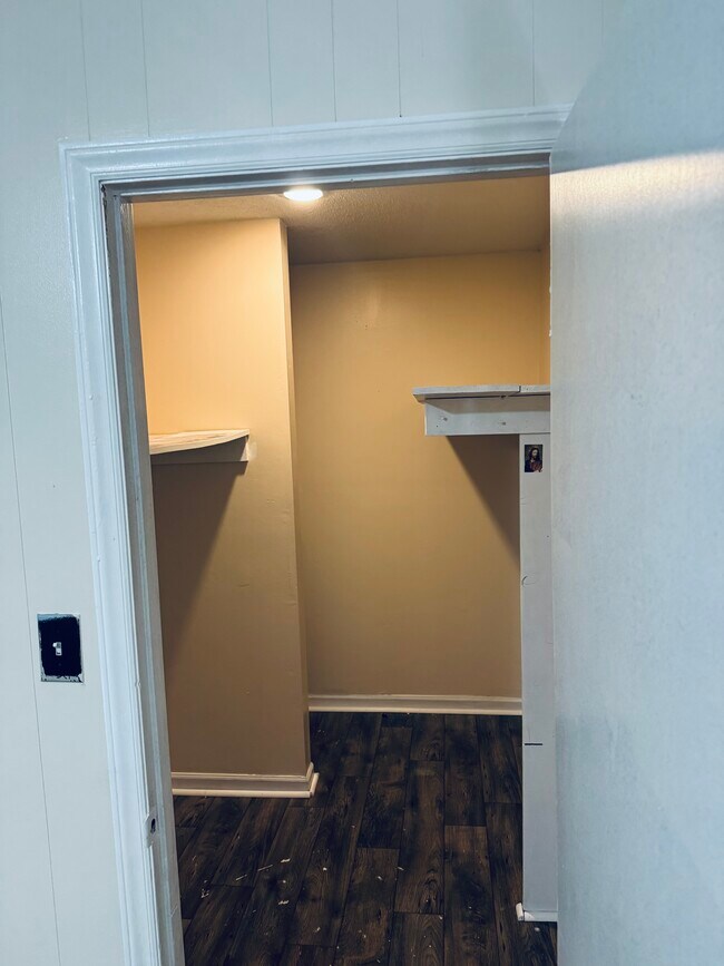 Building Photo - 3990 Bradford Ct