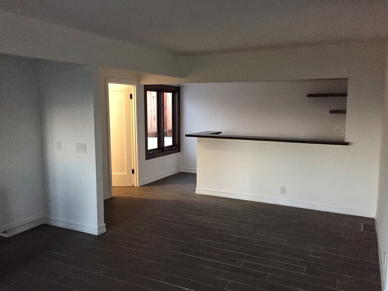 Building Photo - 11420 Decente Ct