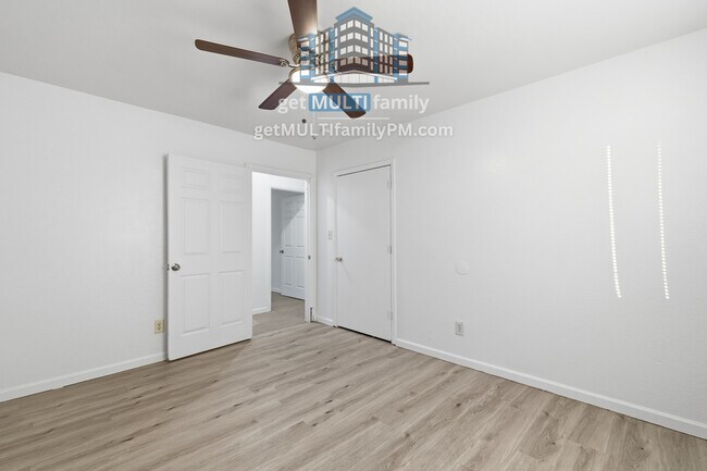 Building Photo - 1331 E Pueblo Ave