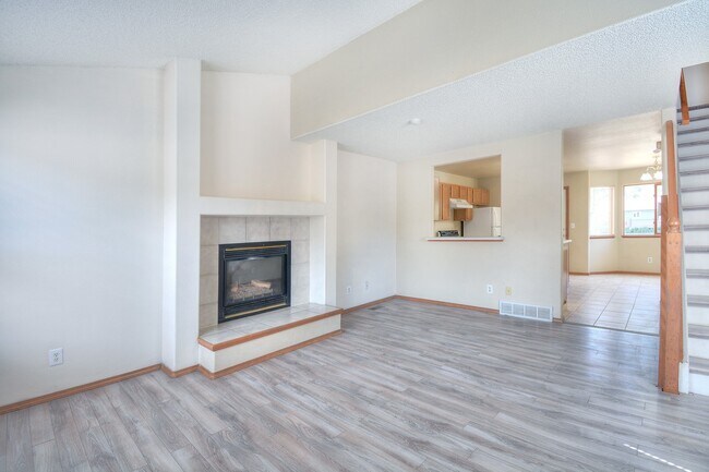 Building Photo - 2540 Lyncrest Dr