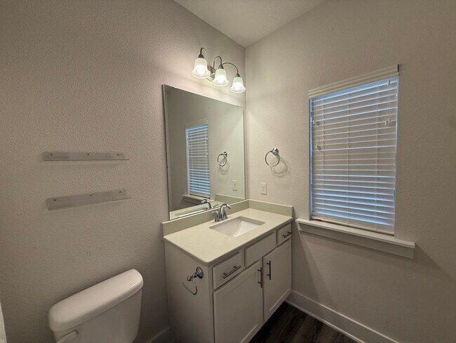 Building Photo - 6124 Cherry Hill Cir