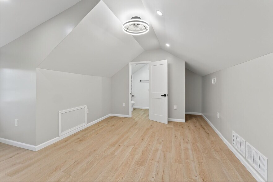 Building Photo - 1123-1125 S Ohio Ave