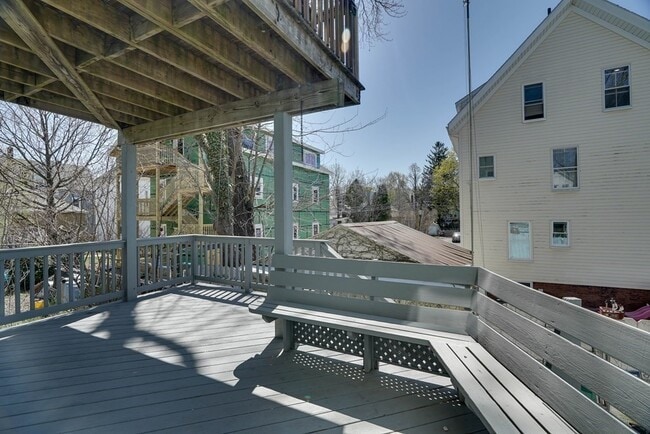 Building Photo - 2 Messervy St