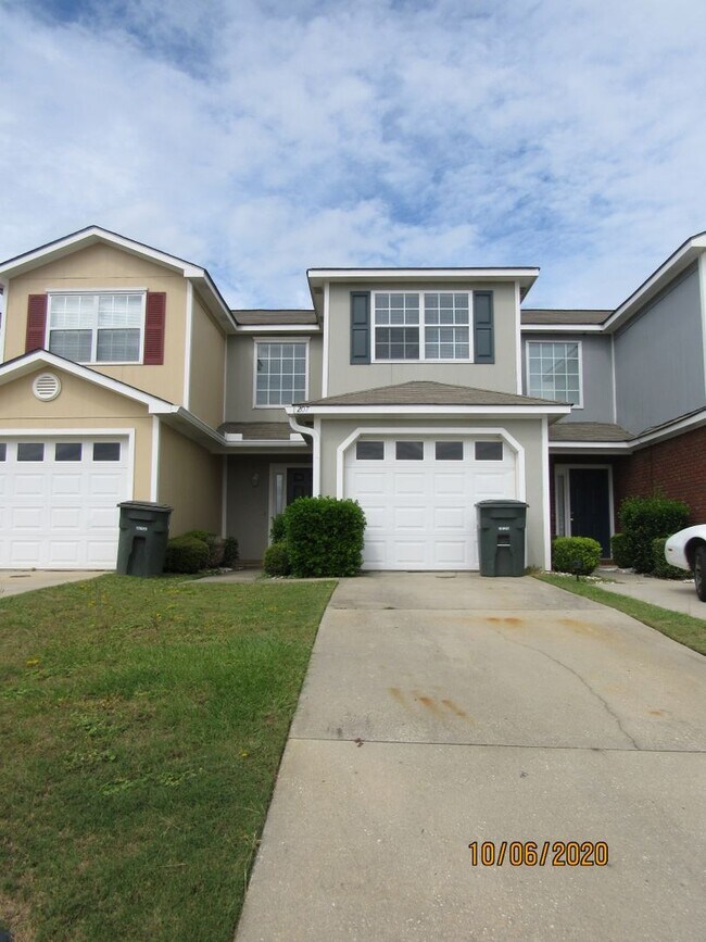 Primary Photo - 207 Winthrope Ln