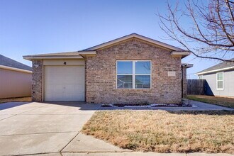 Building Photo - 3/2 in South Lubbock