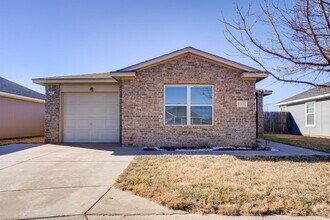 Building Photo - 3/2 in South Lubbock