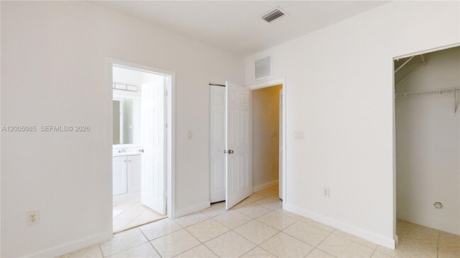 Building Photo - 2929 SE 2nd St