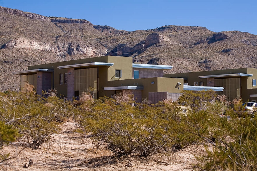 Building Photo - Azotea Apartments 62+