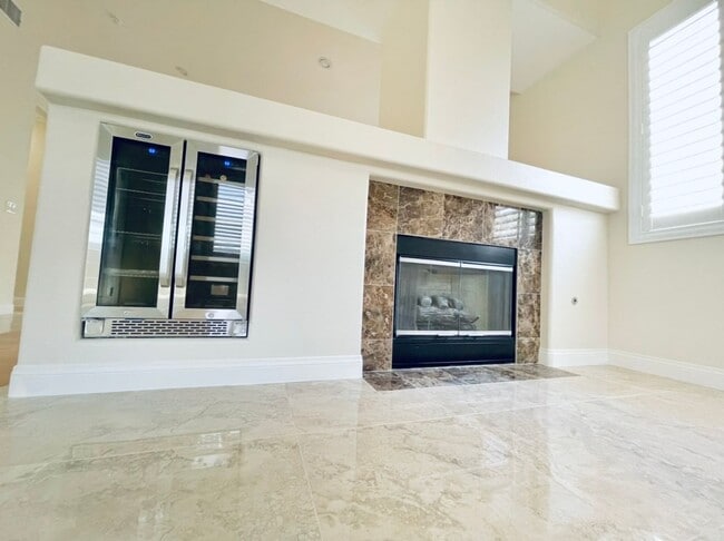 Building Photo - Single-story 4 Bed nestled in the desirabl...