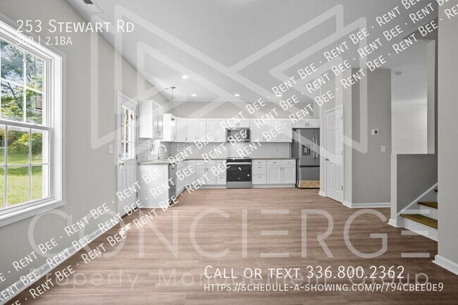 Building Photo - 253 Stewart Rd SE