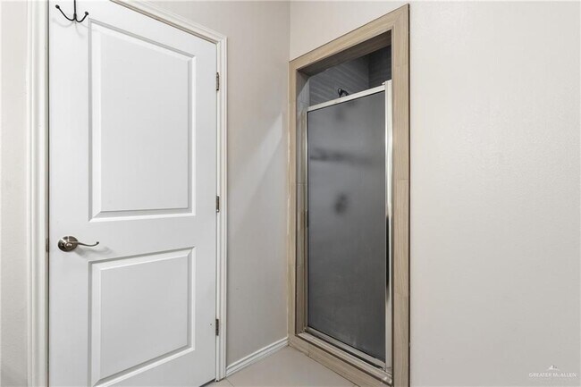 Building Photo - 14 Lancelot