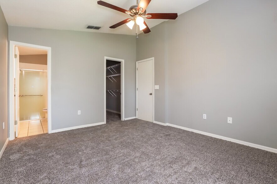 Building Photo - 543 Emerald Cove Loop