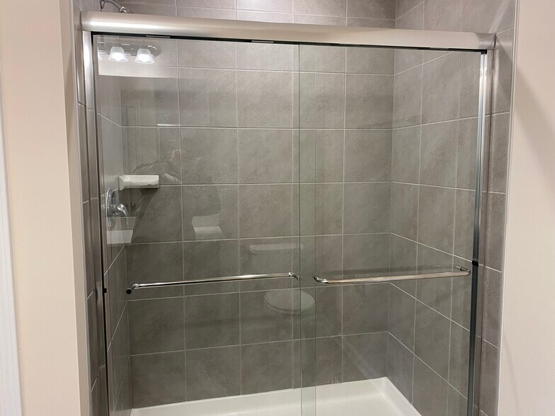 Building Photo - 2413 Hedge Maple Dr