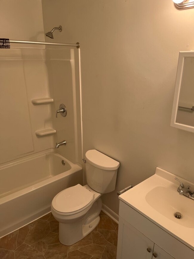 Building Photo - 2 BR 1 BA House in Buchanan VA