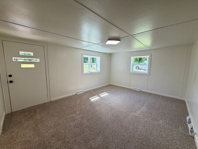 Building Photo - Hamptonville - HWY 901 - 3 Bedroom/ 1 Bathroom