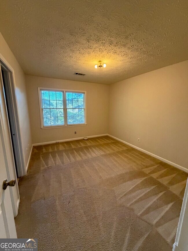 Building Photo - 1337 Sweet Pine Dr