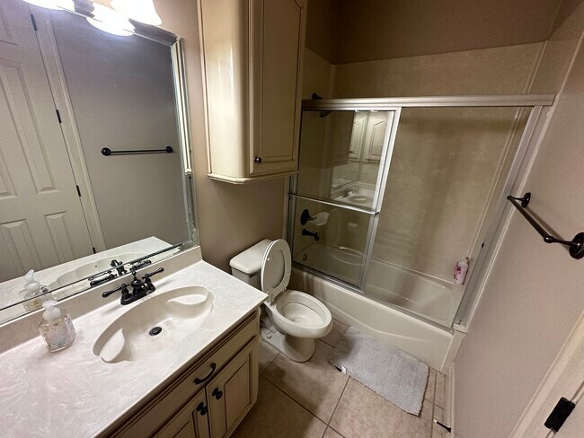 Building Photo - 3901 El Jardin St