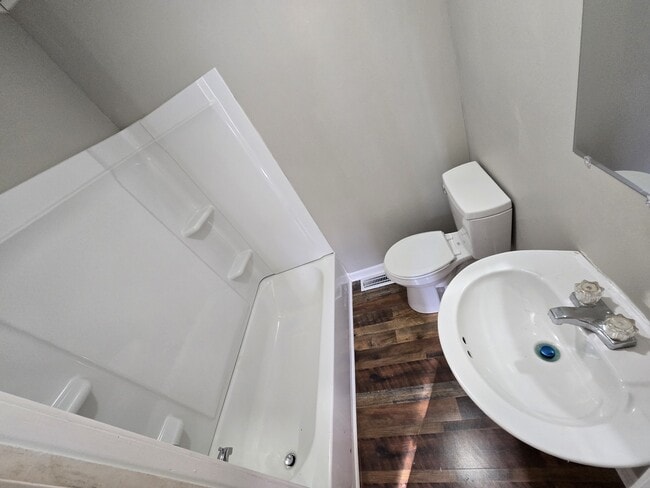 Building Photo - 430 Byrd St