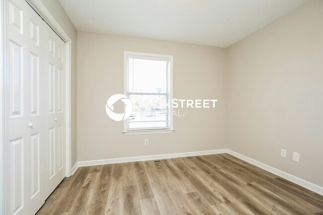 Building Photo - 3 Bedroom Pet-Friendly Home in La Vergne, TN with Main Street Renewal
