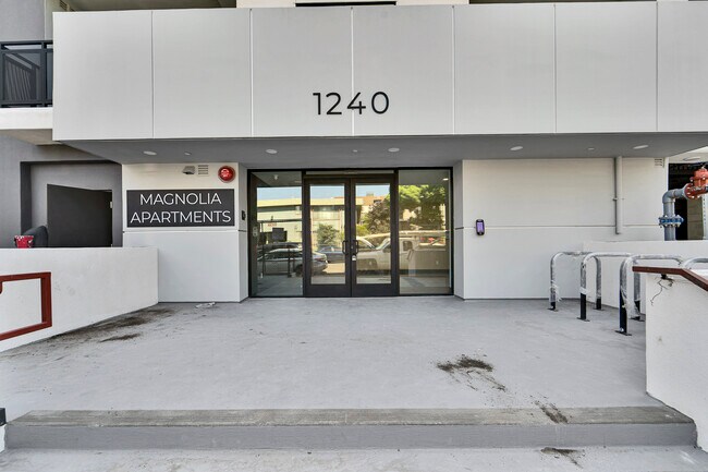 Building Photo - 1240 Magnolia Ave