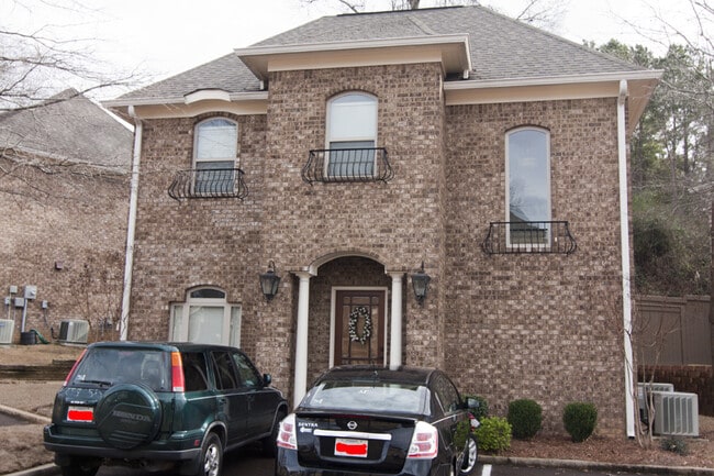 Building Photo - Falls Grove