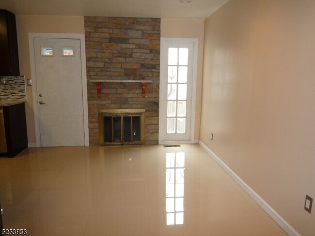 Building Photo - 2108 Jamestown Common