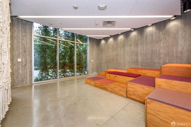 Building Photo - 388 Fulton St