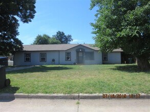 Building Photo - SPACIOUS 4 BED / 2 BATH HOME IN NORTHWEST OKC! (Section 8 Vouchers Accepted!)