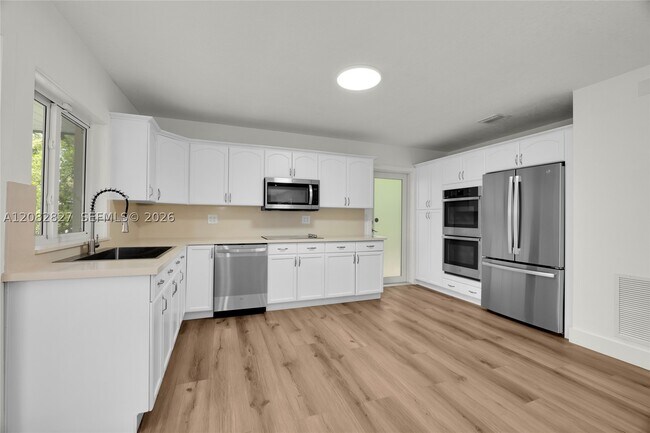 Building Photo - 6331 SW 62nd Terrace