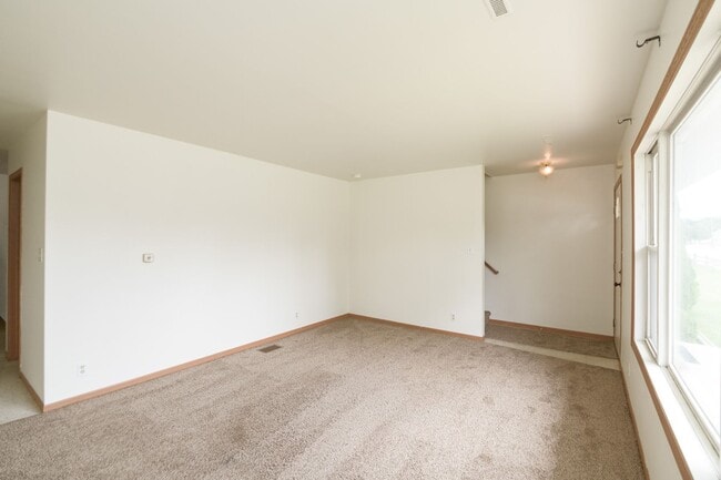 Building Photo - 2 bed 1.5 bath Townhouse in Chesterton