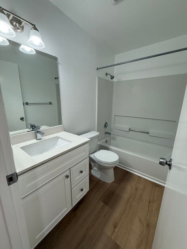 Building Photo - 422 Occidental Cir